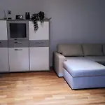 3 Zimmer-Wohnung - Fuer Arbeitsaufenthalte - Gemuetlich, Gut Gelegen Und Guenstige Wochenraten