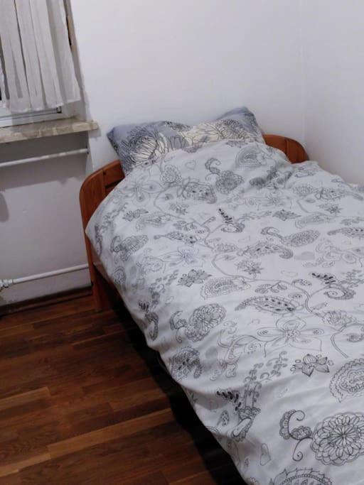 3 Zimmer-wohnung - Fuer Arbeitsaufenthalte - Gemuetlich, Gut Gelegen Und Guenstige Wochenraten Appartement